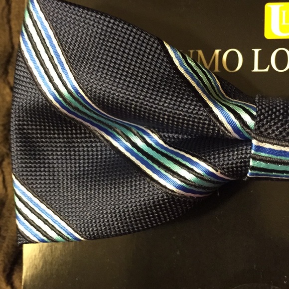Men's Bow Tie - Picture 4 of 4